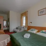 Sudety Polozona W Najlepszej Czesci Karpacza, 10 Minut Pieszo Do Wyciagu Na Kope, Szlakow Gorskich, Swiatyni Wang, Bezplatny Parking, Duzy Ogrod Affittacamere 3*