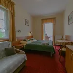 Willa Sudety Polozona W Najlepszej Czesci Karpacza, 10 Minut Pieszo Do Wyciagu Na Kope, Szlakow Gorskich, Swiatyni Wang, Bezplatny Parking, Duzy Ogrod 3* Karpacz