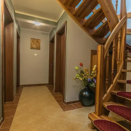 Sudety Blisko Szlakow Gorskich I Wyciagow Narciarskich, Prywatny Bezplatny Parking 3* Karpacz