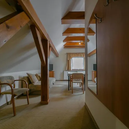 Sudety Blisko Szlakow Gorskich I Wyciagow Narciarskich, Prywatny Bezplatny Parking Penzion