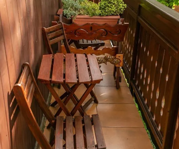 Sudety Blisko Szlakow Gorskich I Wyciagow Narciarskich, Prywatny Bezplatny Parking