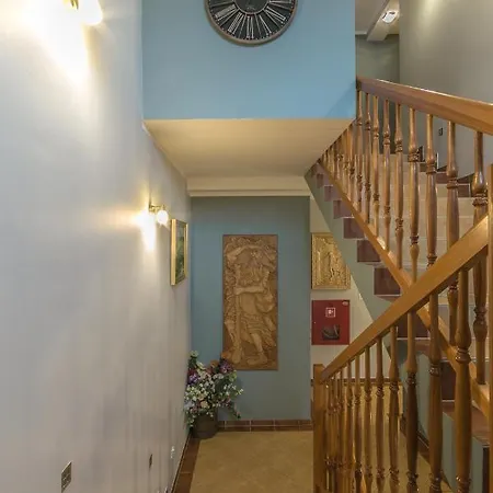 Sudety Blisko Szlakow Gorskich I Wyciagow Narciarskich, Prywatny Bezplatny Parking