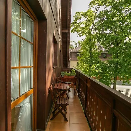 Sudety Blisko Szlakow Gorskich I Wyciagow Narciarskich, Prywatny Bezplatny Parking קרפאז'