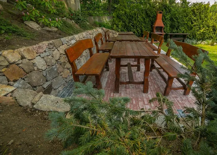 Sudety Blisko Szlaków Górskich I Wyciągów Narciarskich, Prywatny Bezpłatny Parking