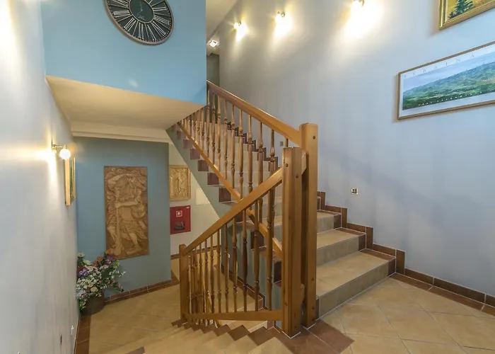 Sudety Blisko Szlaków Górskich I Wyciągów Narciarskich, Prywatny Bezpłatny Parking Karpacz