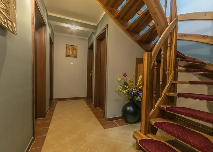 Sudety Blisko Szlaków Górskich I Wyciągów Narciarskich, Prywatny Bezpłatny Parking 3* Karpacz