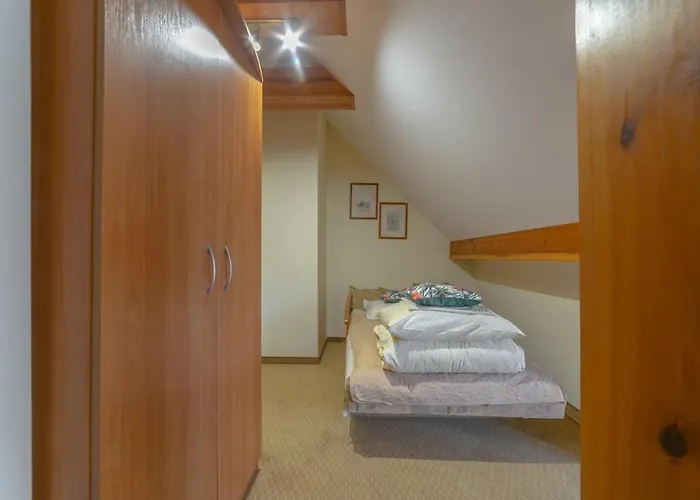 Sudety Blisko Szlaków Górskich I Wyciągów Narciarskich, Prywatny Bezpłatny Parking Pensión 3*