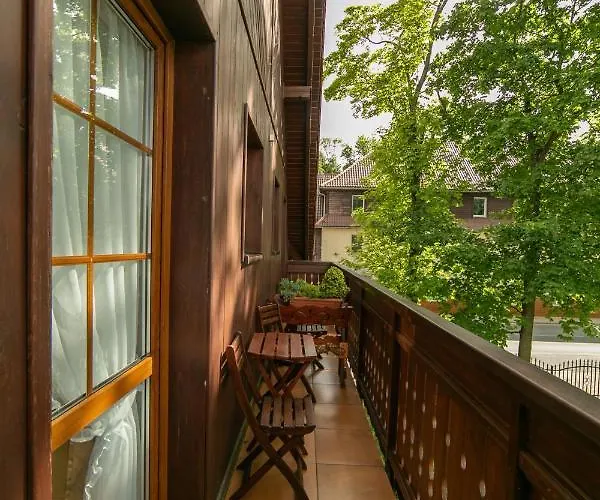 Sudety Blisko Szlaków Górskich I Wyciągów Narciarskich, Prywatny Bezpłatny Parking Karpacz